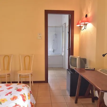 Appartamento Sleeps 2 Pool Wifi T764334 *