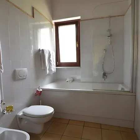 Sleeps 2 Pool Wifi T764334 Appartamento *
