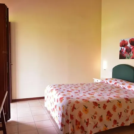 Sleeps 2 Pool Wifi T764334 Appartamento *
