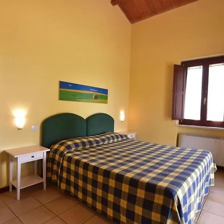 Sleeps 2 Pool Wifi T764334 Appartamento *