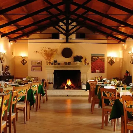 Sleeps 2 Pool Wifi T764334 Appartamento *